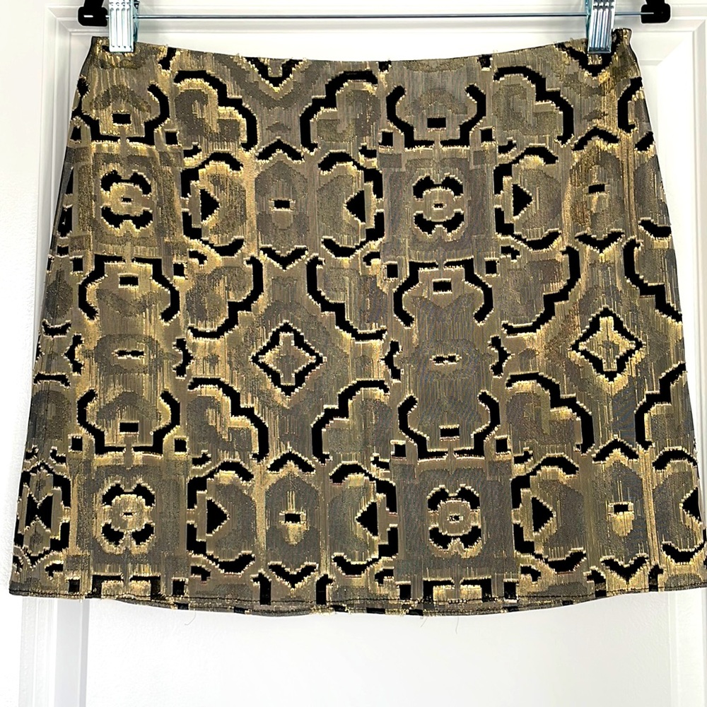 Beautiful, gold and black metallic skirt